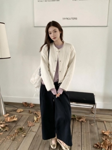 2026早秋竖条纹薄款棉服女圆领单排扣抽绳下摆宽松短款夹棉外套