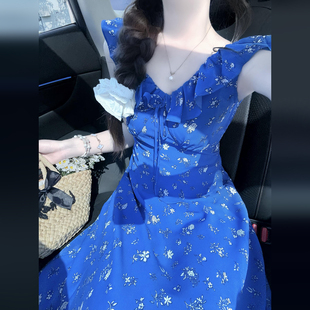 克莱因蓝碎花连衣裙子女夏季 海边度假荷叶边收腰长裙 2025新款 法式