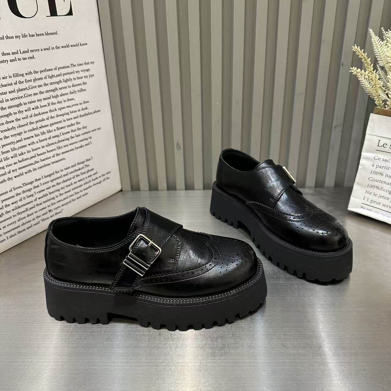 欧货黑色圆头布洛克单鞋女2026年新款厚底英伦风复古魔术贴乐福鞋,女鞋,棉鞋,淘宝优惠券,粉丝福利购,淘宝优惠卷