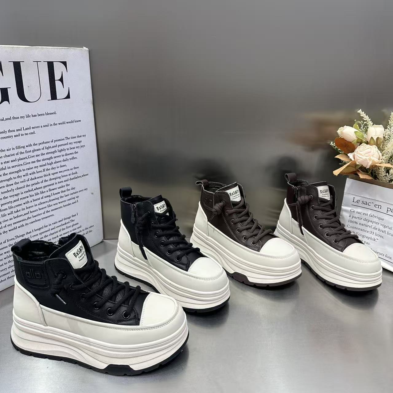 欧货厚底小个子松糕板鞋女2025冬季新款加绒厚底百搭休闲面包棉鞋