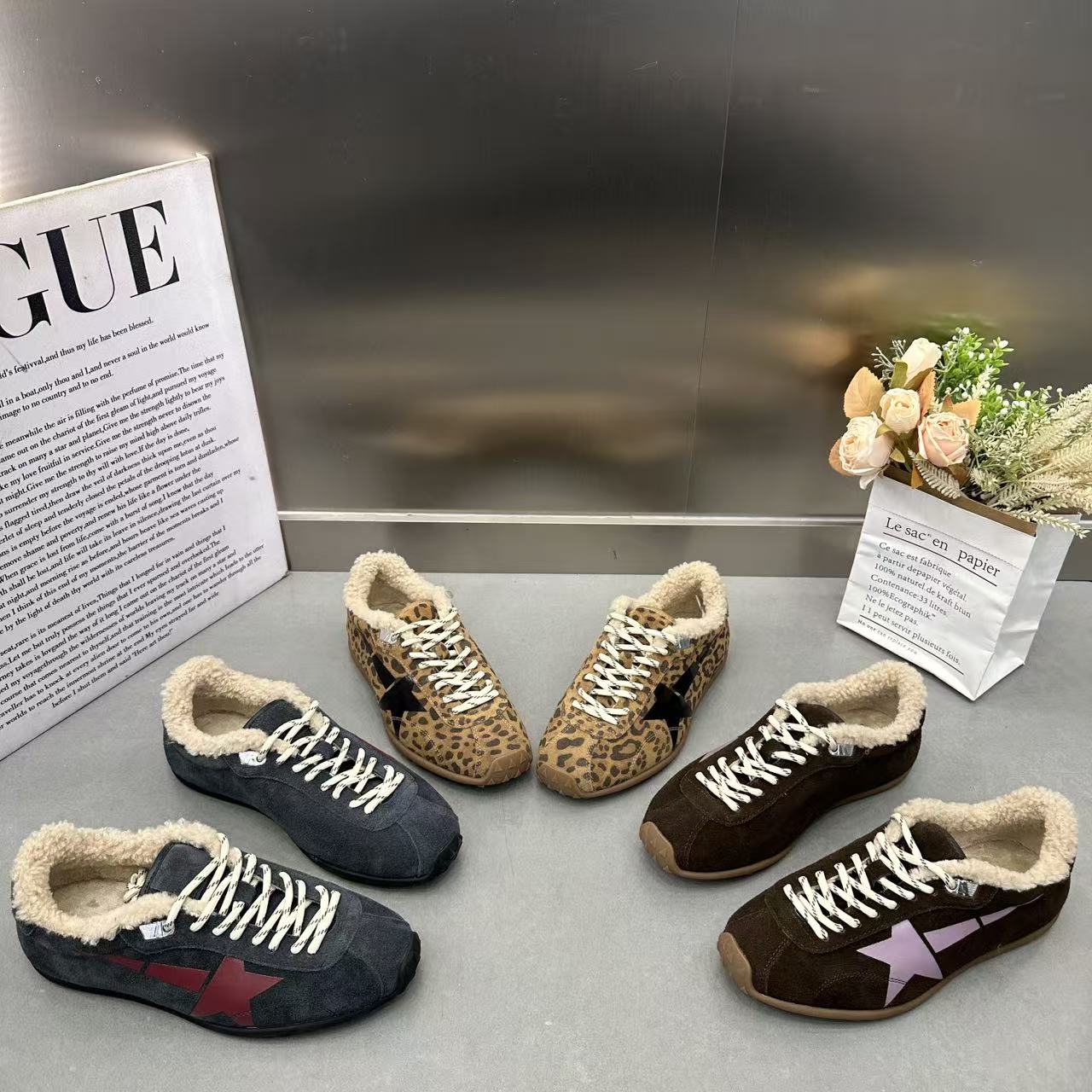 2025年新款冬季圆头厚底百搭时尚休闲德训棉鞋女豹纹系带加绒板鞋