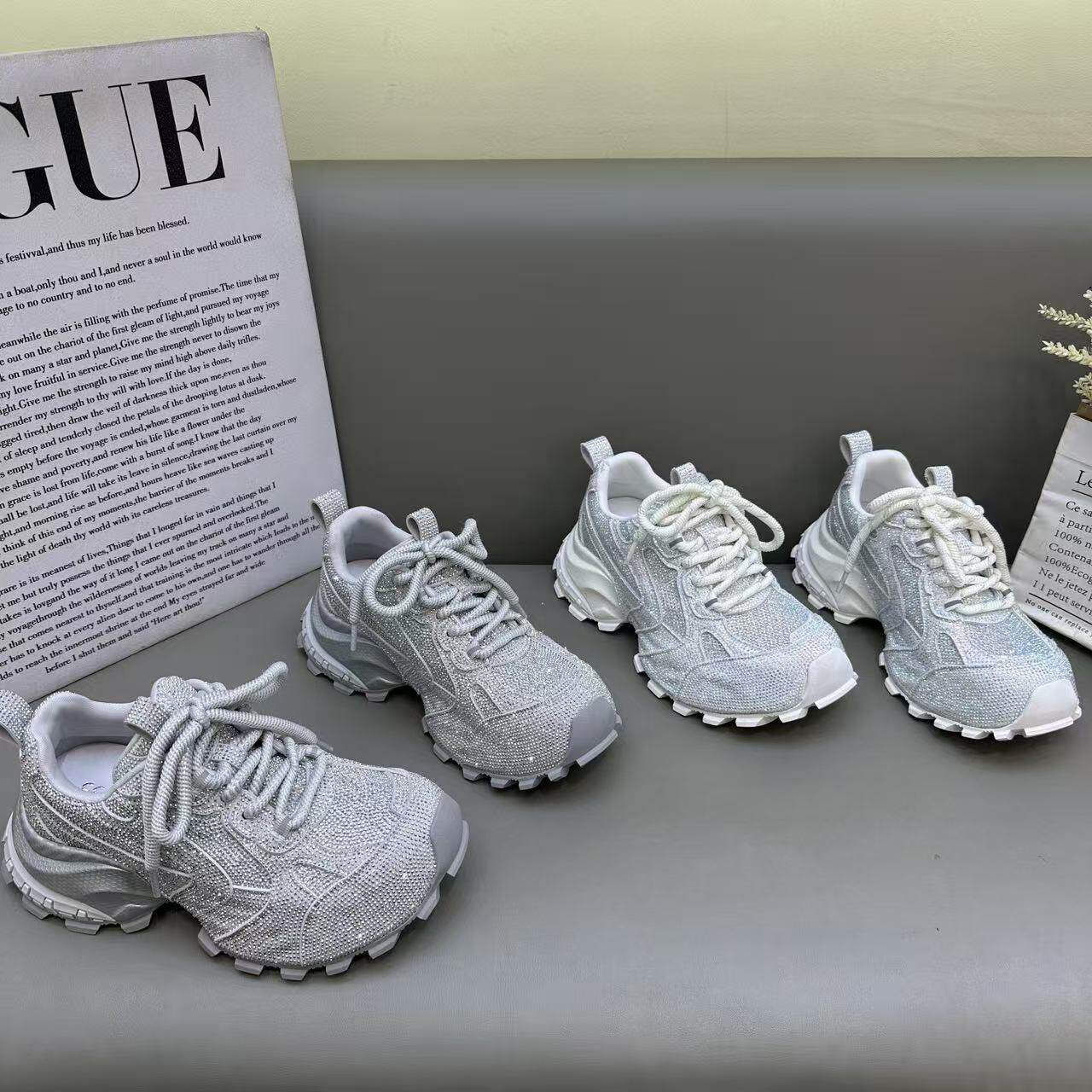 2026新款厚底满钻水钻设计感绑带老爹鞋女复古轮胎底百搭运动潮鞋