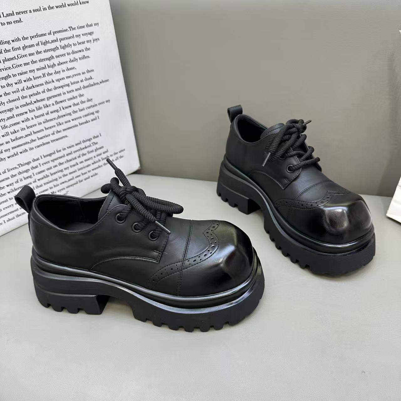 欧货布洛克雕花高级感单里乐福鞋女2026春季新款英伦风擦色休闲鞋,女鞋,棉鞋,淘宝优惠券,粉丝福利购,淘宝优惠卷