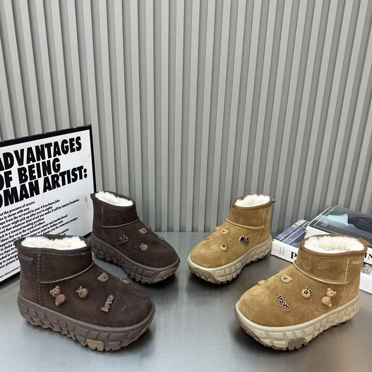 欧洲站轮胎底大头雪地靴女2025冬季新款加绒加厚保暖小熊大棉短靴