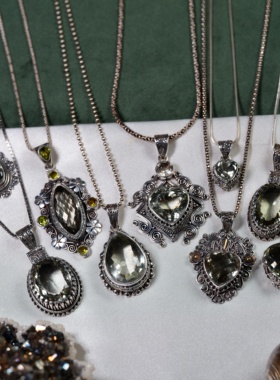 尼泊尔手工绿水晶吊坠晶透高级感