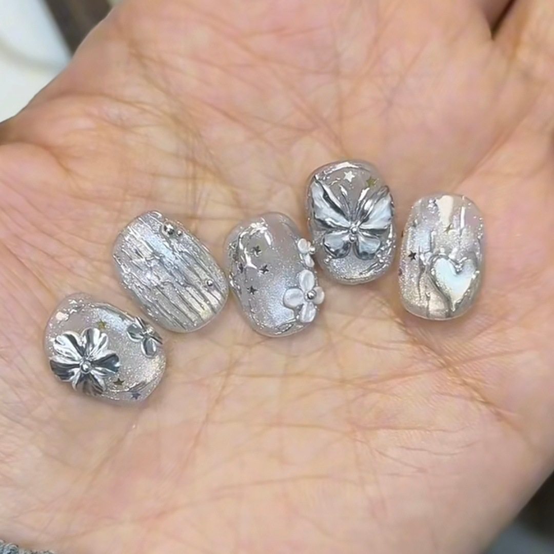 美甲穿戴甲短款秋冬蝴蝶高级感立体雕花魔镜爱心猫眼纯手工穿戴甲,彩妆/香水/美妆工具,穿戴甲/甲片,淘宝优惠券,粉丝福利购,淘宝优惠卷