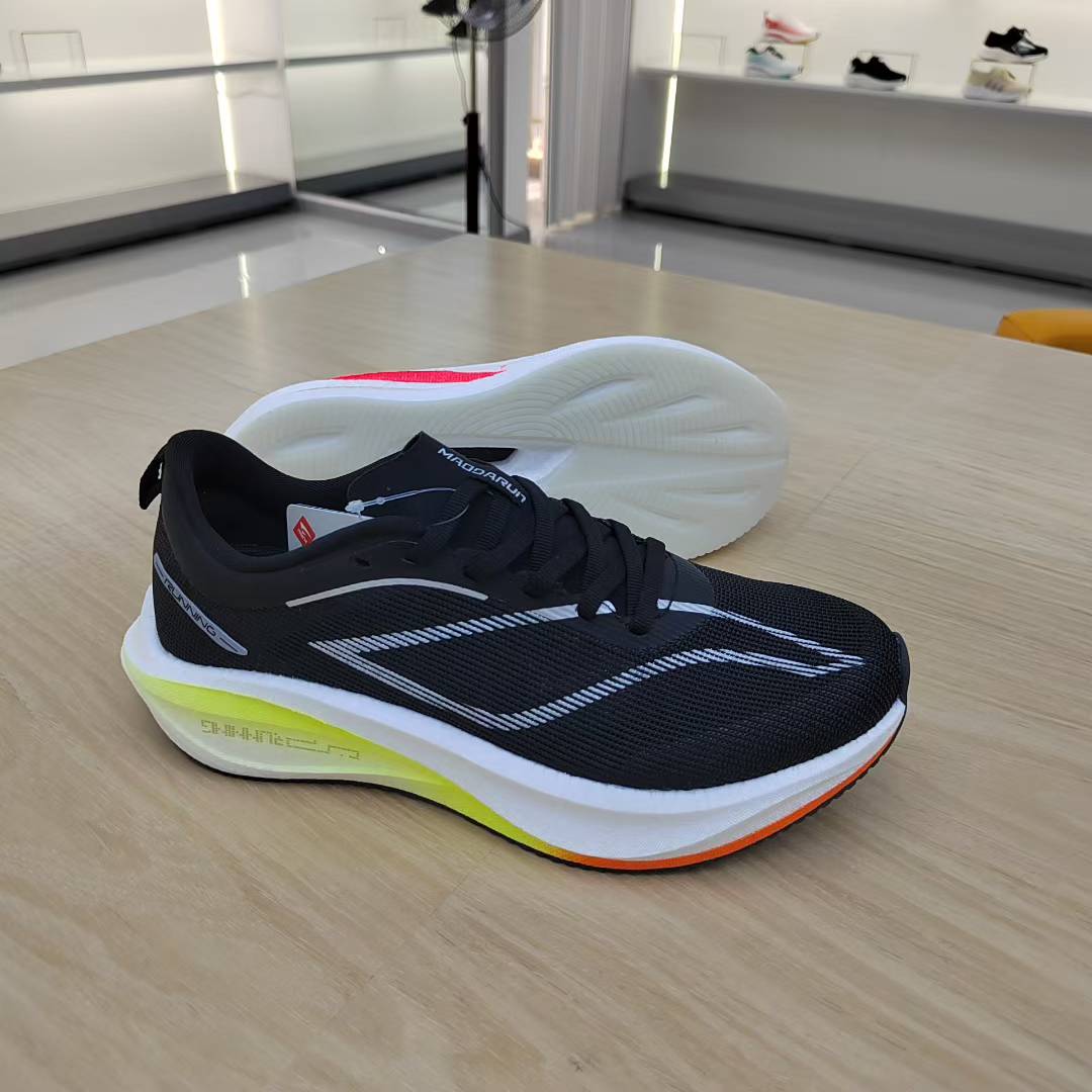 茂达5C软底跑鞋超轻碳板夏季2025新款青少年碳板科技防滑跑步鞋