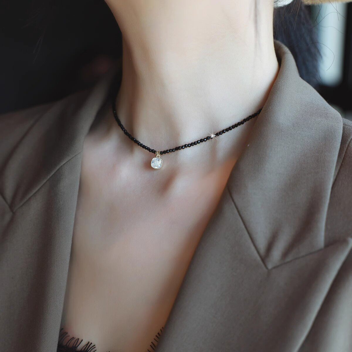 TinySylvie黑尖晶石轻奢锁骨链