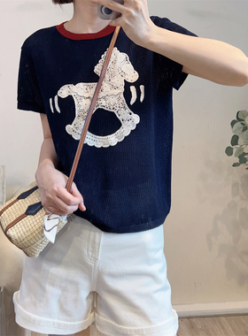 斯斯0609 好可爱清新别致重工镂空钩花立体蕾丝小木马针织上衣
