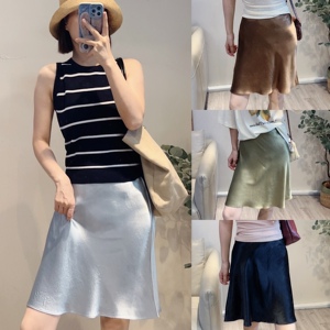 斯斯0702岁月的流光好美百搭温柔醋酸斜裁小鱼尾纯色晶莹感半裙
