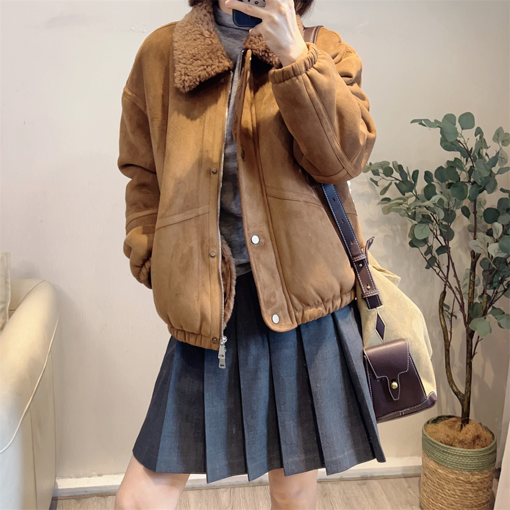 斯斯 1028 温温暖暖翻领复古羊羔毛深焦糖色直筒简约皮毛一体外套