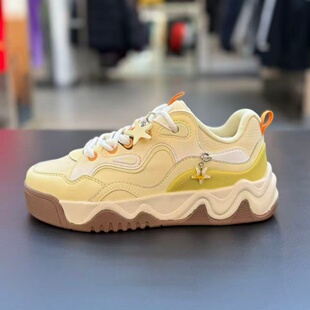 安踏小海星板鞋女2026春冬季新款耐磨潮流革面休闲鞋122618036