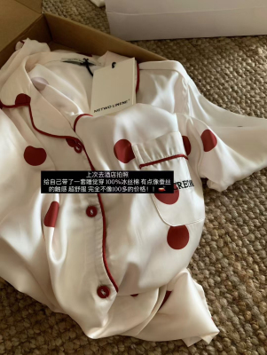 METWO韩系冰丝棉丝滑红波点睡衣女夏季短袖长裤家居服套装