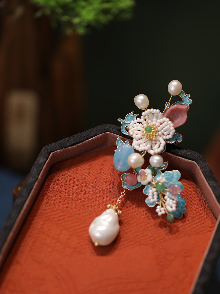 여성을 위한 새로운 중국 스타일의 브로치 고급스럽고 절묘한 중국 스타일의 코사지 액세서리 고급 진주 꽃 정장 버클 핀