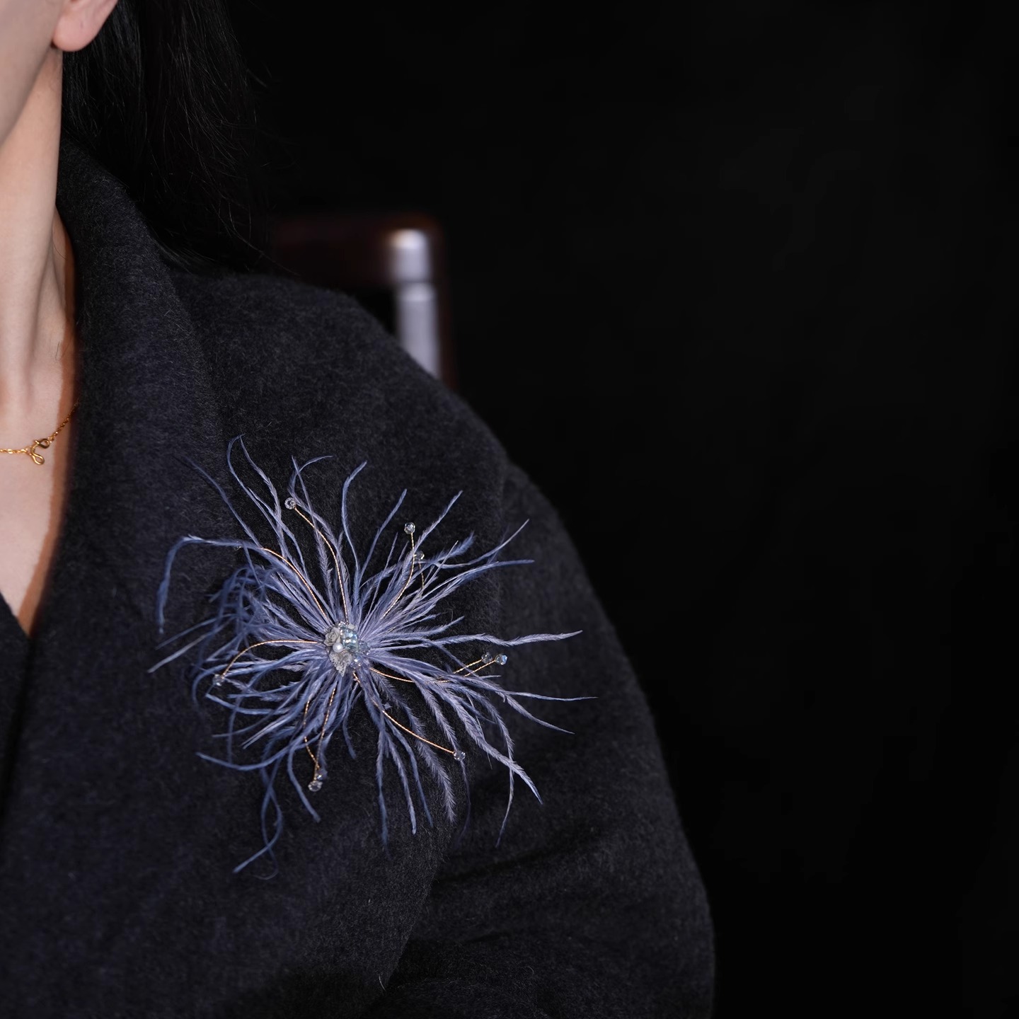 胸针高档女奢华气质仙气精致羽毛胸花秋冬大衣毛衣别针