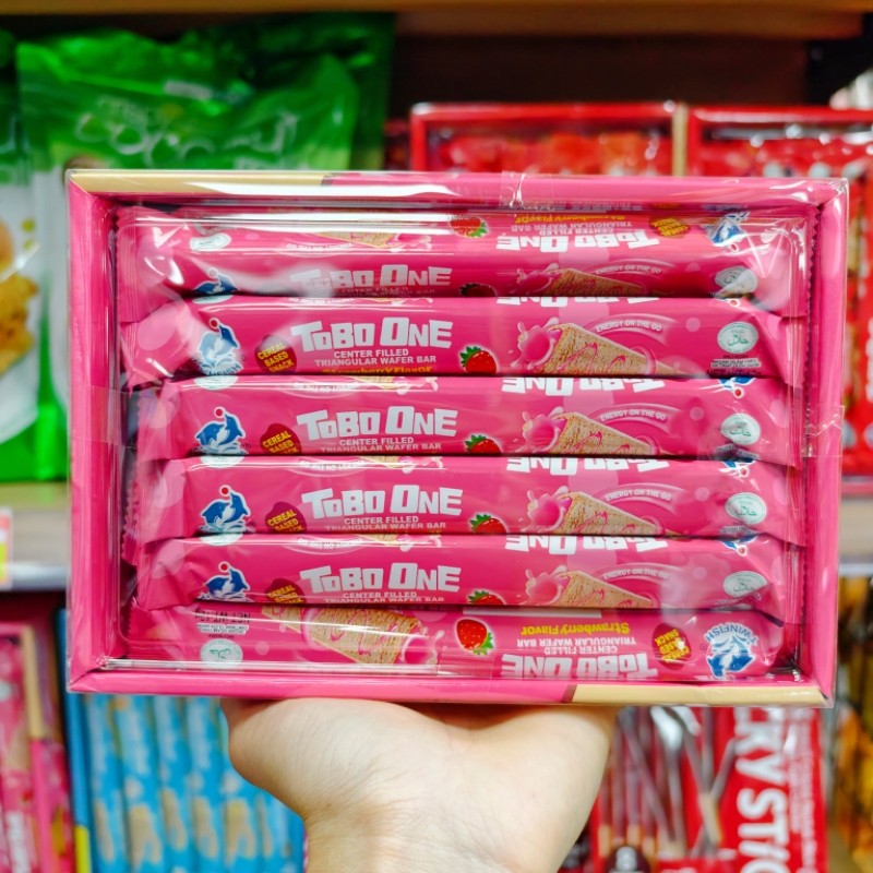 马来西亚TWINFISH双鱼牌草莓味三角酥360g盒装威化饼干休闲解馋