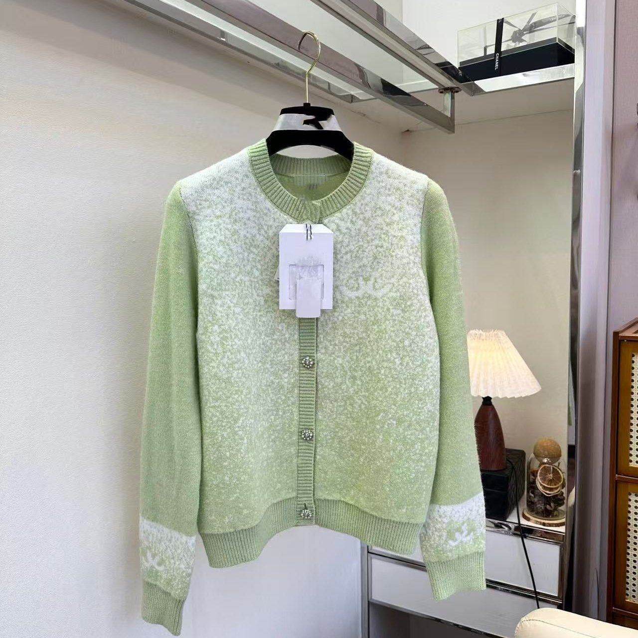 好漂亮好漂亮渐层色针织开衫外套毛衣女2025年冬季新款短上衣名媛