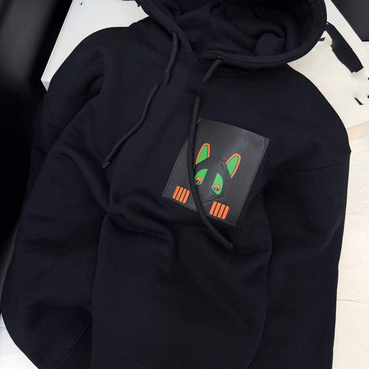 好漂亮白色格纹袖子字母高领针织打底衫女2025年冬季新款时尚热销