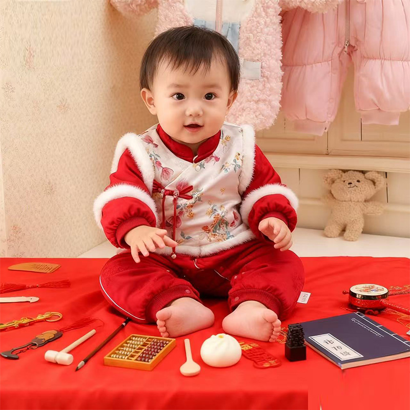 婴儿过年喜庆拜年服连体衣夹棉厚冬装女宝宝百天周岁礼服抓周衣服