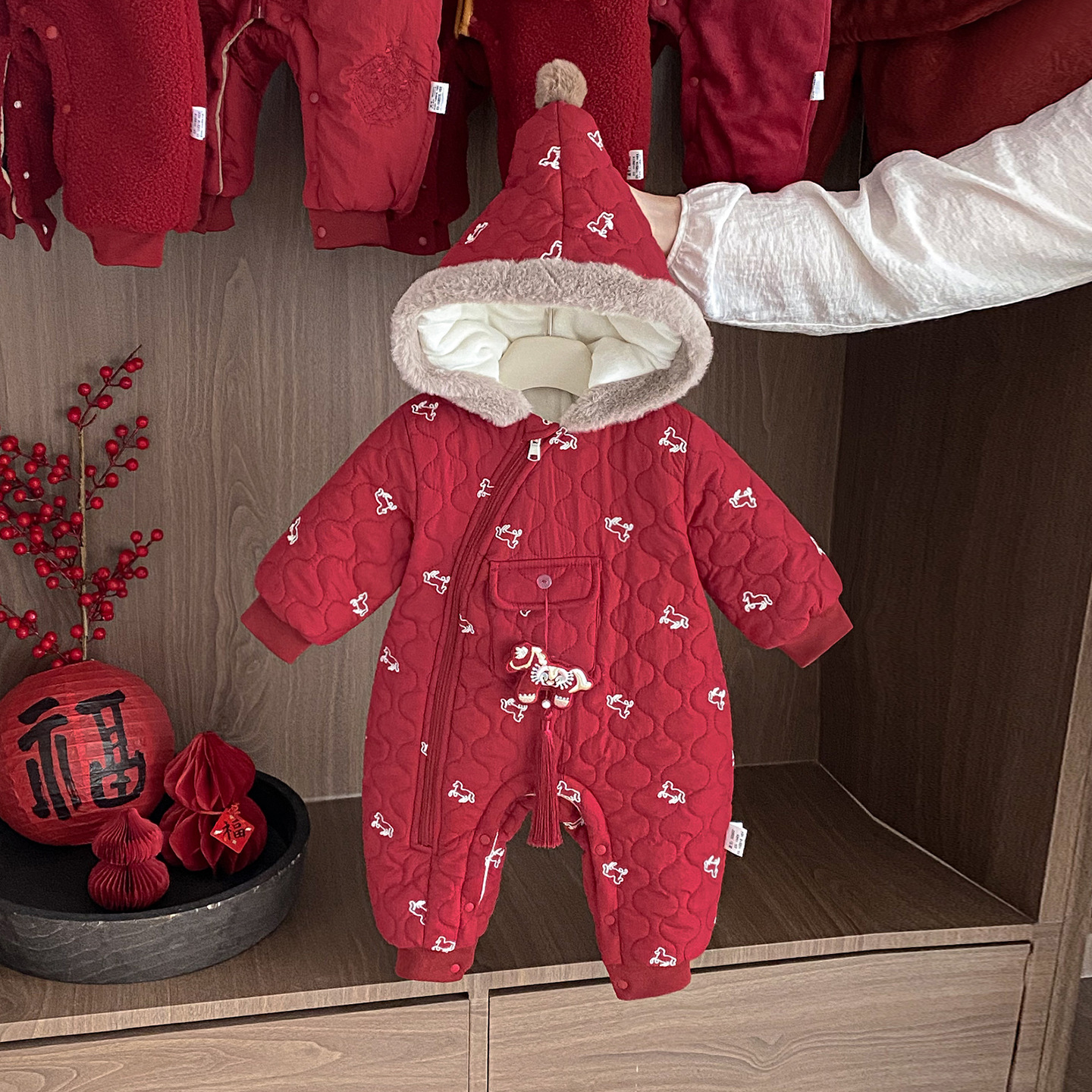 2026马年新年拜年服婴儿a类冬季夹棉连体衣小月龄女宝宝加绒棉服8