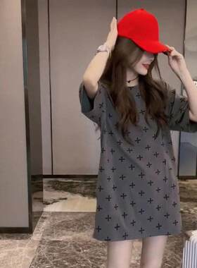 国季新款短袖宽松64561171薄中长版时尚欧货设计感小i众印花T恤女