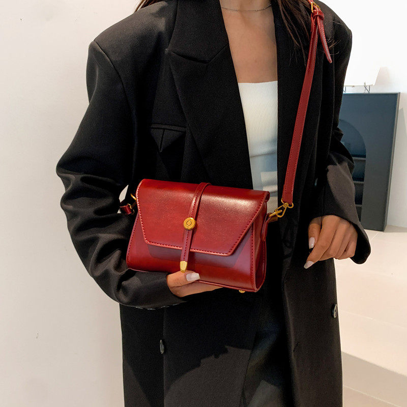 爆款超火马鞍小包包女式2025新款夏天轻奢小众高级感通勤斜挎腰包