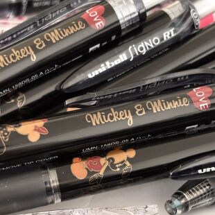 限定迪士尼日本UNI三菱UMN-158/105中性笔爱丽丝白雪公米奇米妮LOVE学生考试用黑色刷题按动水笔0.5水笔