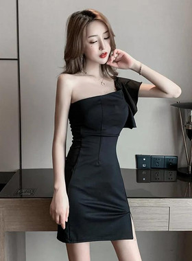 性感红色连衣裙女装2023新款夏时尚漏斜肩露肩气质高端名媛小礼服