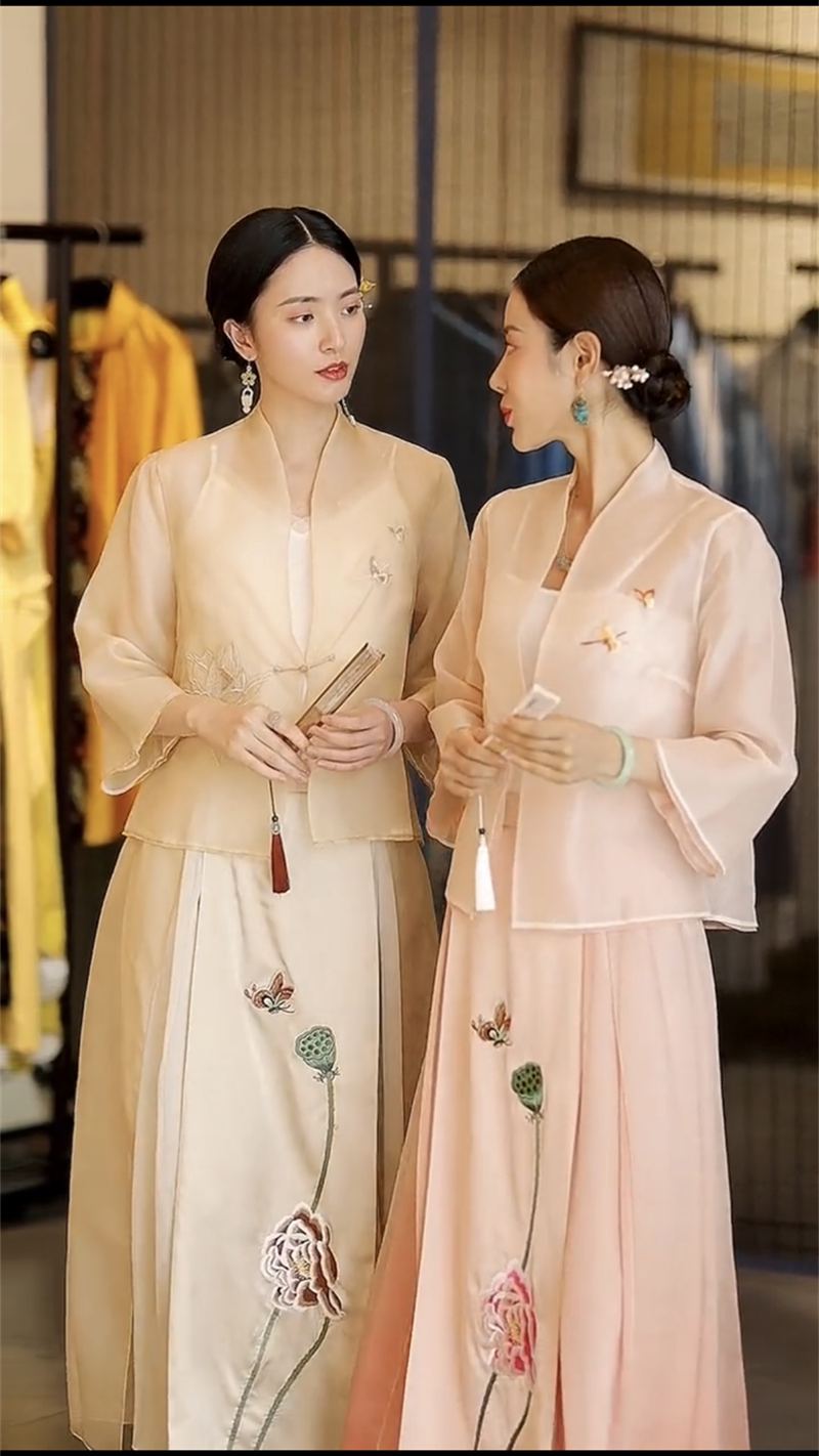 抖音复古日记国风女装大乔小乔同款杏黄粉色透视马甲半身裙子茶服