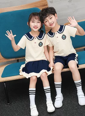 幼儿园园服夏装毕业照合唱表演