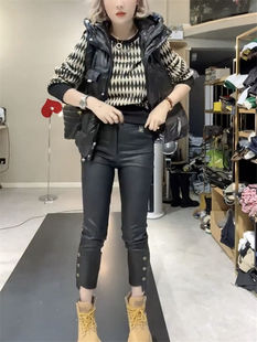 欧货皮尤涂层直筒裤女秋冬新高弹力腰金属扣子打底裤八分休闲裤