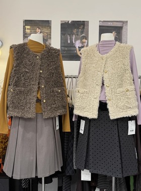 洋气减龄高级感羊羔毛皮毛一体马甲女2025秋冬款气质无袖叠穿上衣