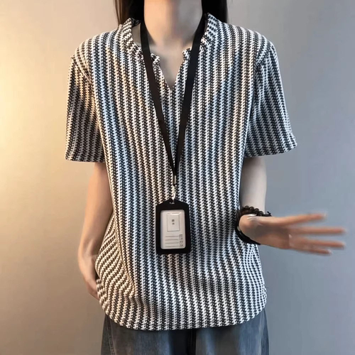 小香风鱼骨纹V领短袖T恤男
