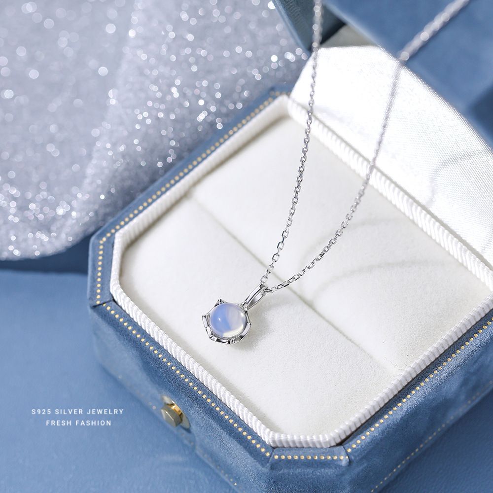 s925纯银幻彩月光石项链女轻奢小众设计冷淡风网红气质锁骨链