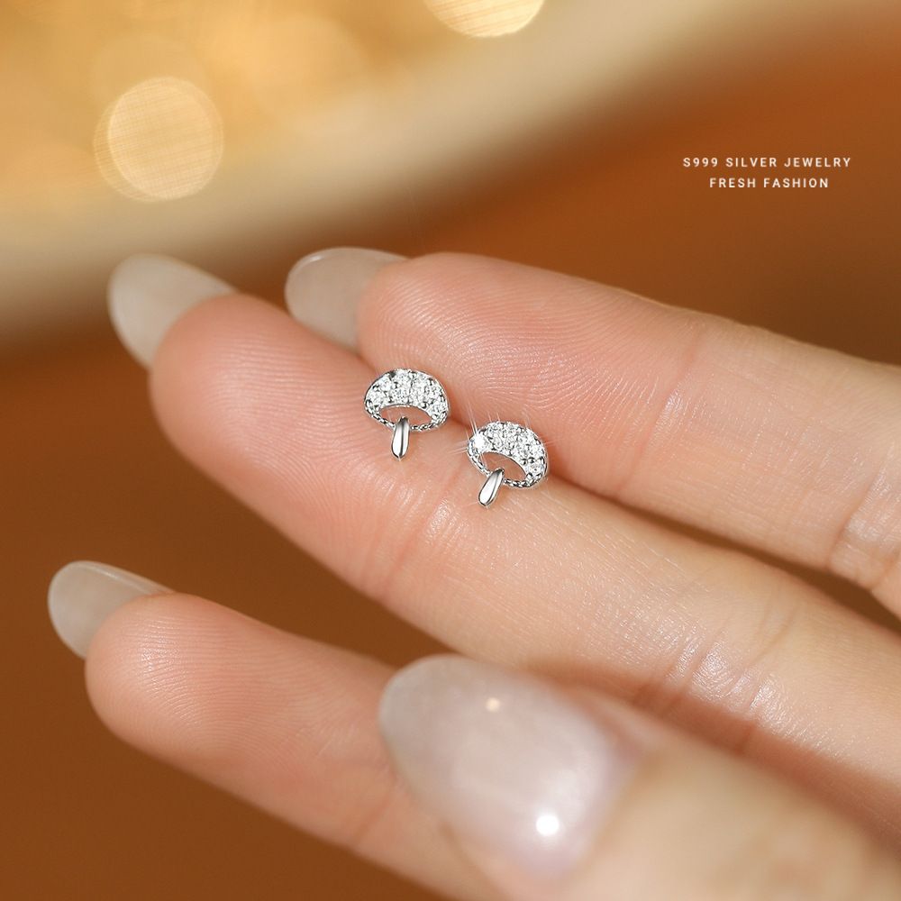 S999纯银可爱迷你蘑菇耳钉女微镶简约小众设计感养耳洞免摘耳环