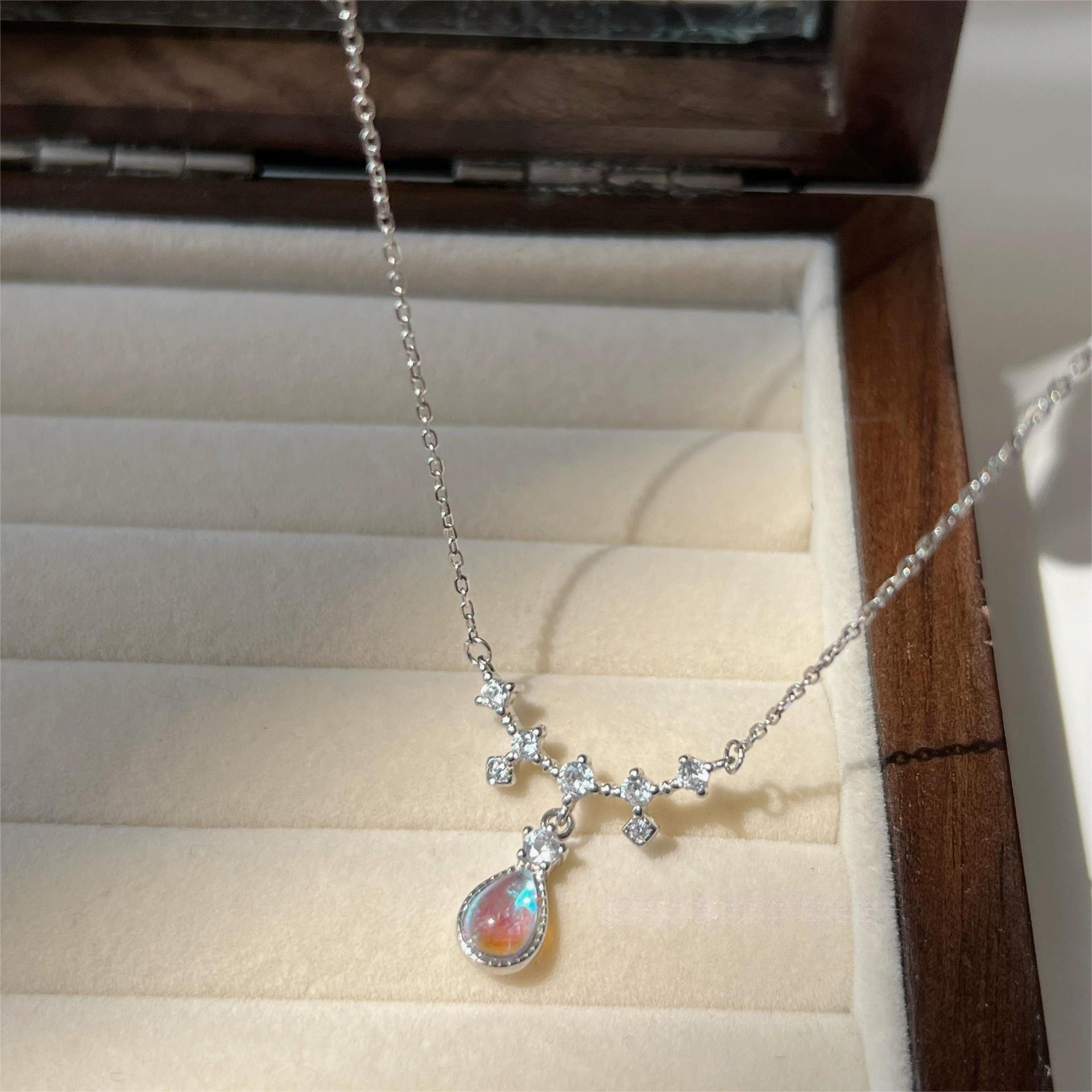 S925纯银美人泪月光石眼泪项链新款爆款潮流轻奢小众吊坠锁骨链