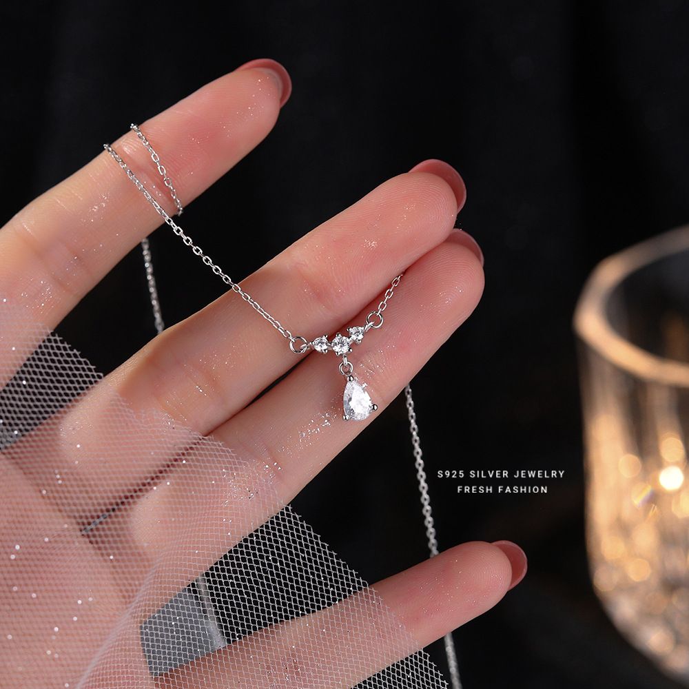s999纯银水滴吊坠项链女轻奢小众简约轻奢设计感锆石足银锁骨链