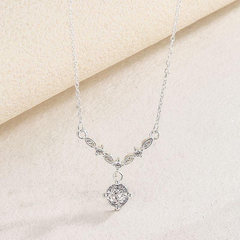 S990足银星光闪闪项链夏季女高级感2025新款轻奢小众锆石锁骨链