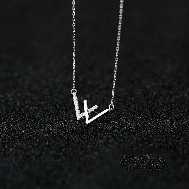 s925纯银镶钻W字母项链女轻奢高级感小众锁骨链ins个性简约项饰