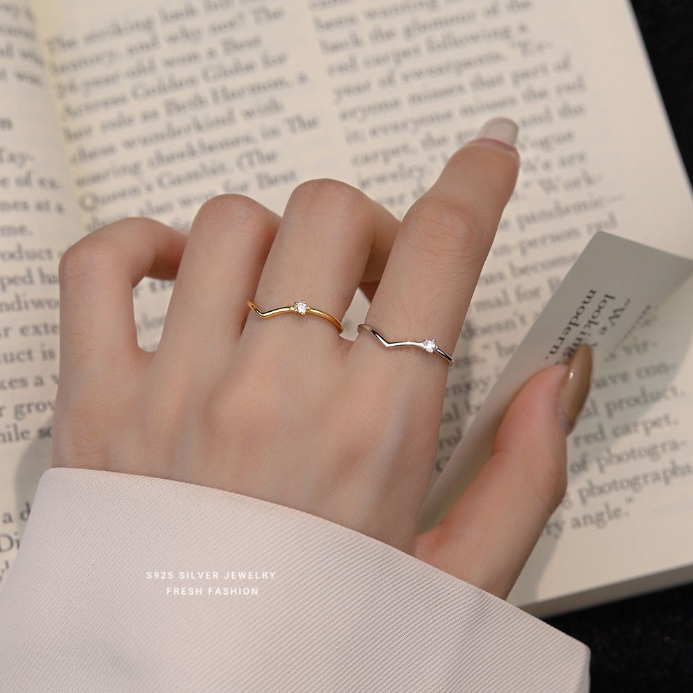 s925纯银V型闪锆戒指女个性时尚简约开口指环小众轻奢设计高级感