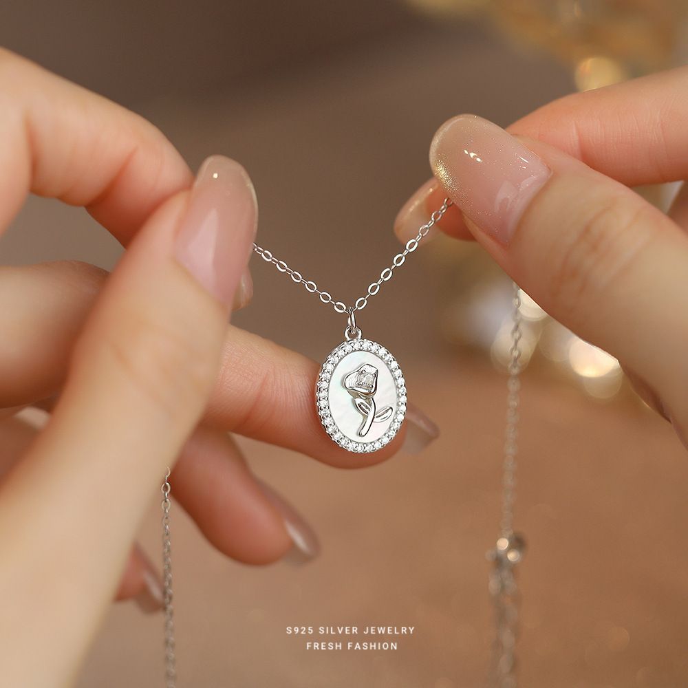 S925纯银椭圆玫瑰花吊坠项链女镶白贝韩版ins时尚气质锆石锁骨链