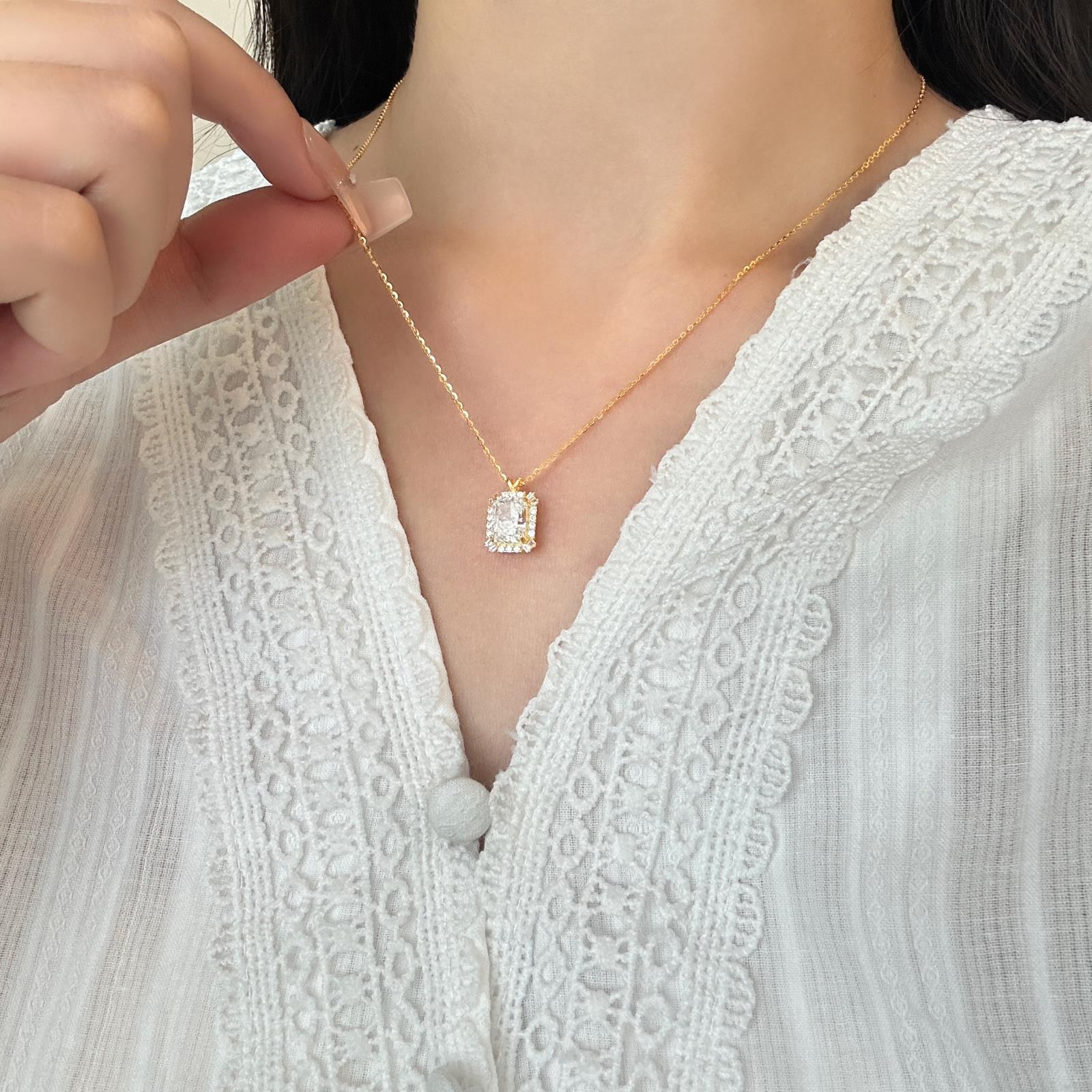s925纯银冰花切方糖项链女轻奢高级感精致吊坠小众设计百搭锁骨链