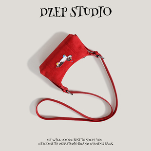 迷你包2025新款潮零钱包独特小众精致麂皮绒mini斜挎单肩耳机包女