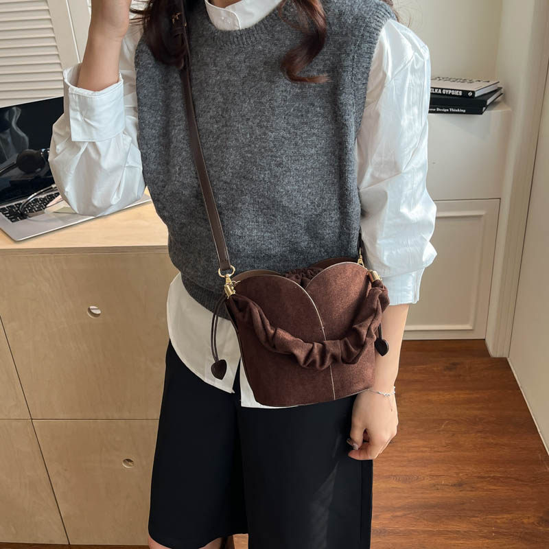 时尚简约高级感抽绳水桶包女2026新款气质通勤洋气单肩斜挎托特包,箱包皮具/热销女包/男包,通用款女包,淘宝优惠券,粉丝福利购,淘宝优惠卷