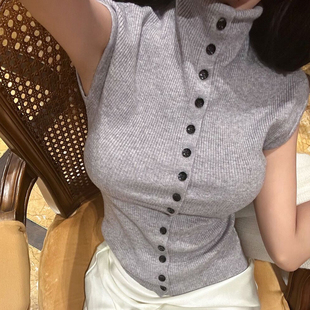 气质显身材女人味高领单排扣无袖 韩国东大门新品 针织T恤se