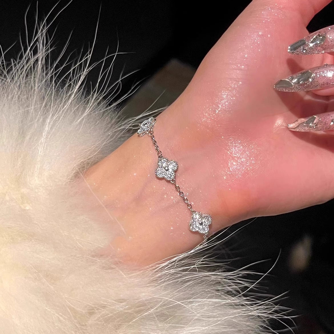 满钻四叶花草手链女新款不掉色