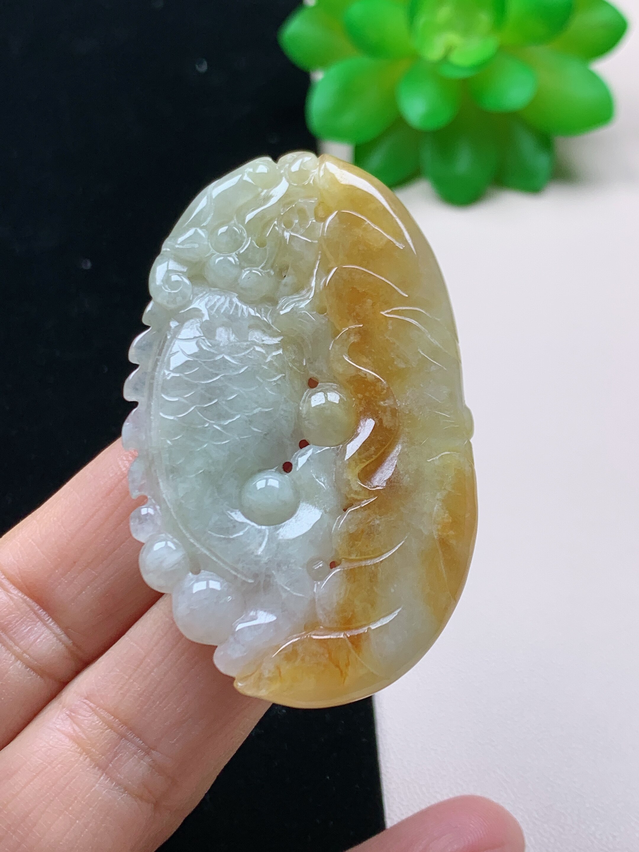 天然翡翠聚财灵鳌夺魁运转招财吊坠龙鱼螭吻黄翡旺运守财挂件吊坠