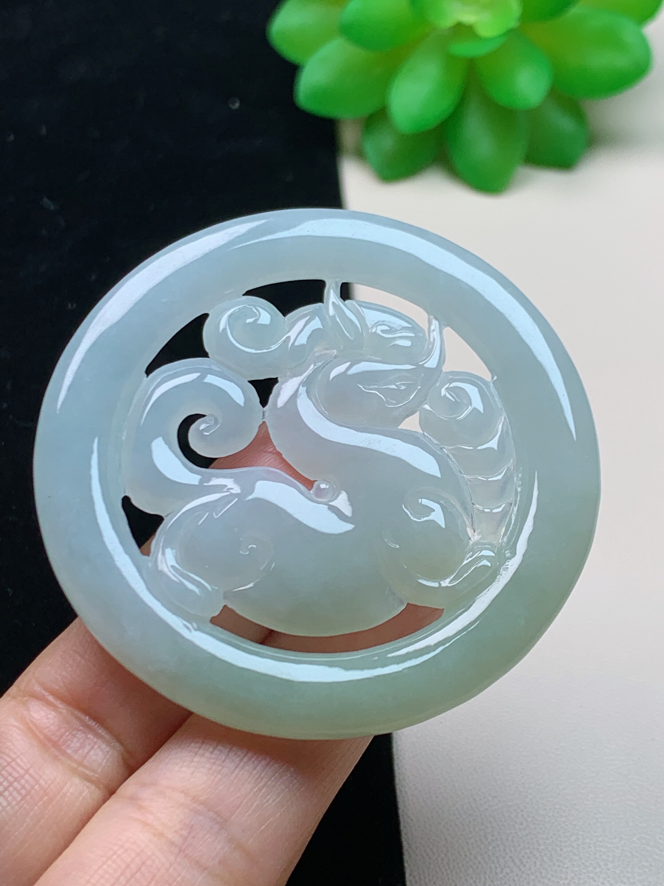 天然翡翠麒麟玉吊坠男女款玉麒麟貔貅玉石项链挂件仿古玉佩圆款