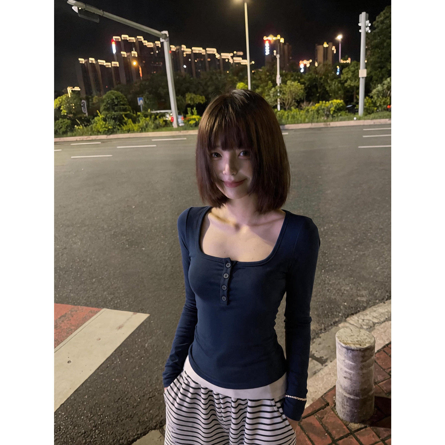 U领纽扣亨利长袖T恤女