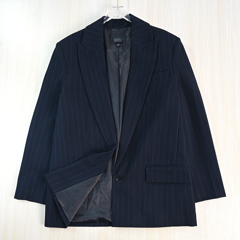 思琪女装 2510/23 西班牙单松弛感挺括细条纹一粒扣宽松休闲西装